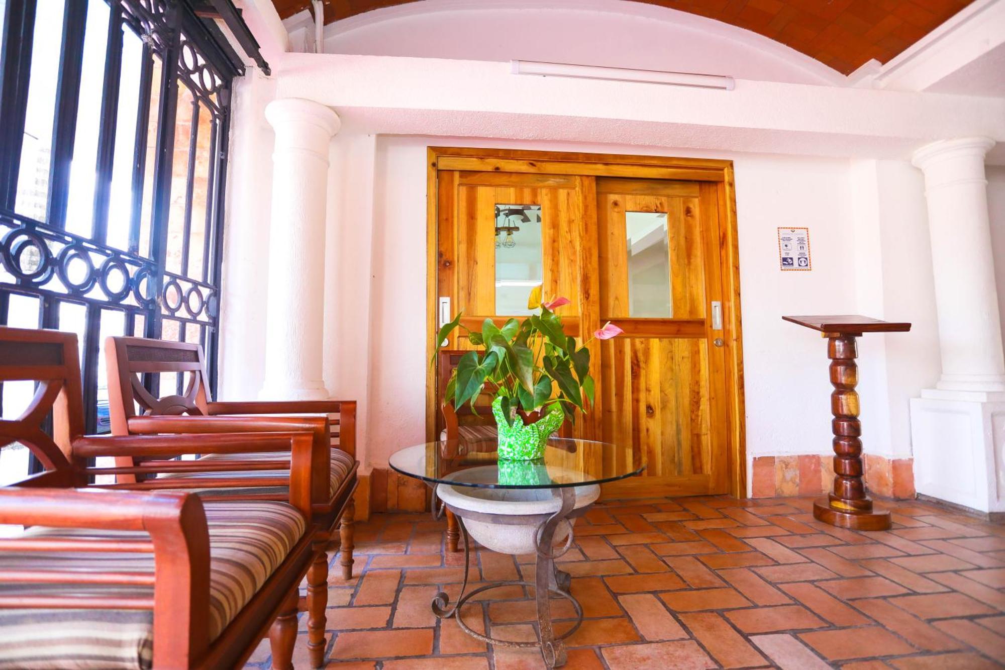 Hotel Maria De Lourdes Канкун Экстерьер фото