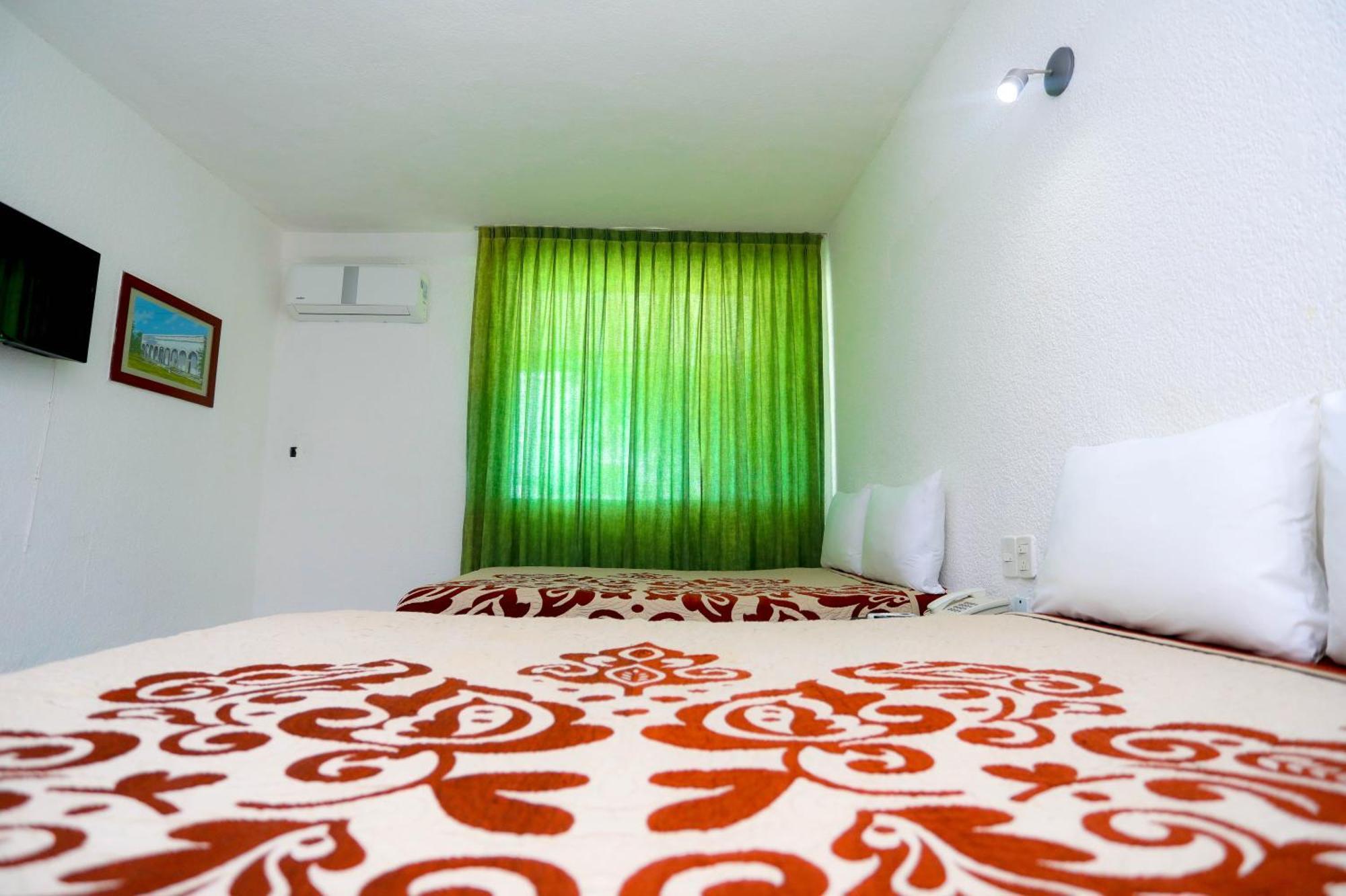 Hotel Maria De Lourdes Канкун Экстерьер фото